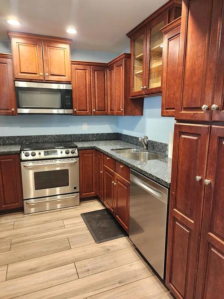 Image 4 of 30 For 919 13th St  2