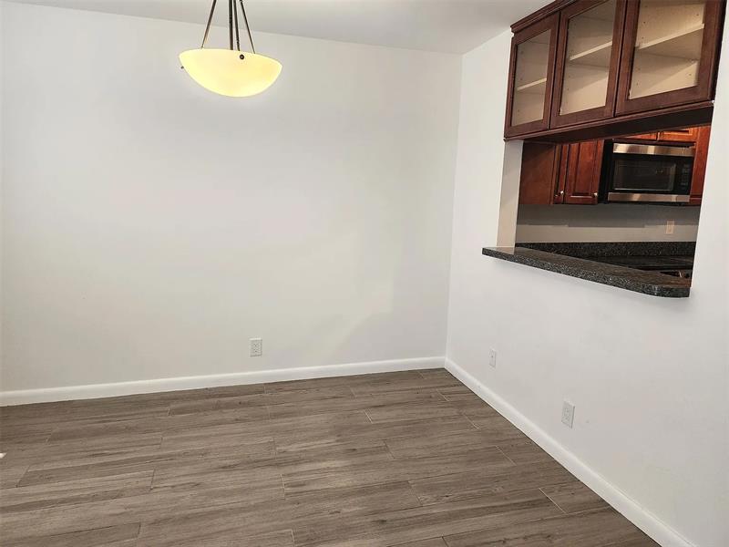 Image 7 of 30 For 919 13th St  2
