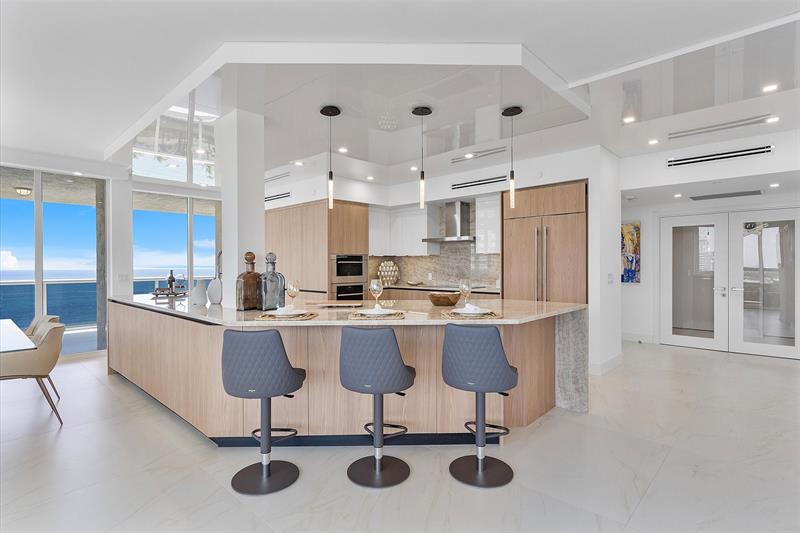 Image 11 of 84 For 3100 Ocean Blvd  1501