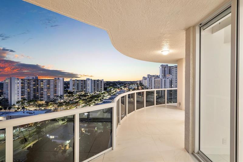 Image 17 of 84 For 3100 Ocean Blvd  1501