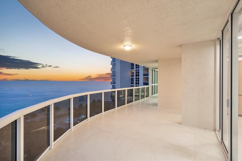 Image 22 of 84 For 3100 Ocean Blvd  1501