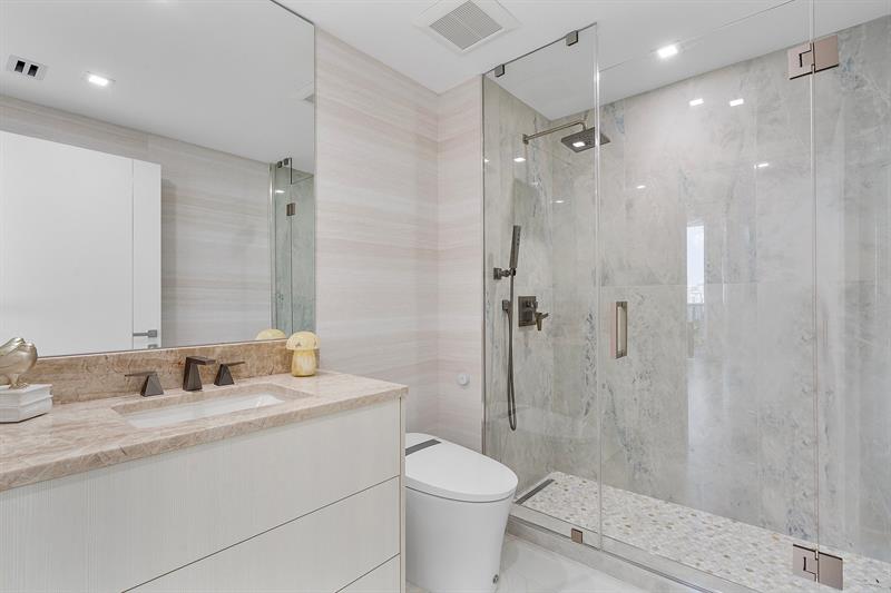 Image 34 of 84 For 3100 Ocean Blvd  1501