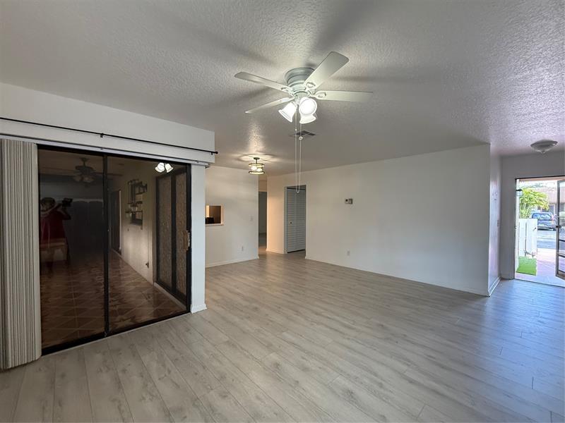 Image 4 of 18 For 6101 Woodlake Blvd