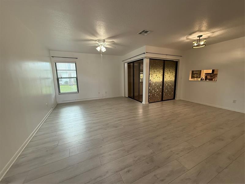 Image 5 of 18 For 6101 Woodlake Blvd