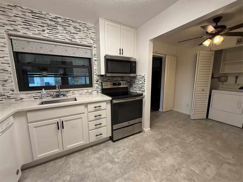 Image 8 of 18 For 6101 Woodlake Blvd