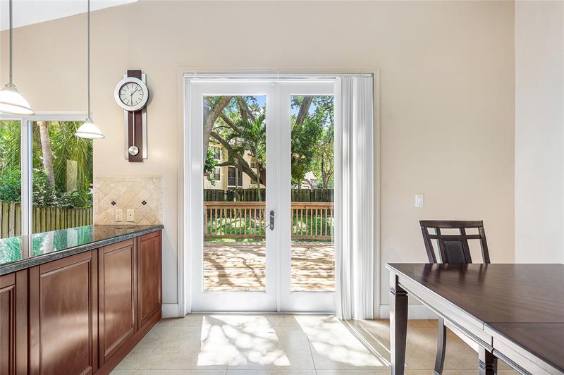 Image 12 of 36 For 1443 Banyan Cir