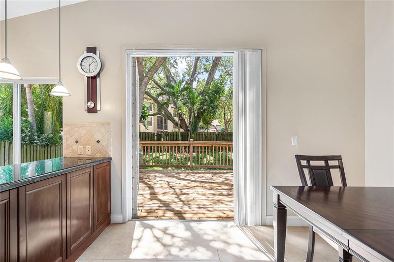 Image 13 of 36 For 1443 Banyan Cir