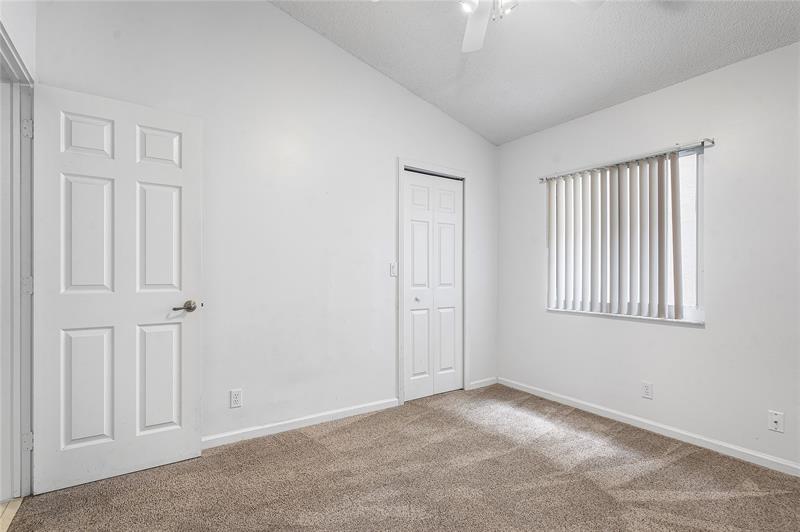 Image 21 of 36 For 1443 Banyan Cir