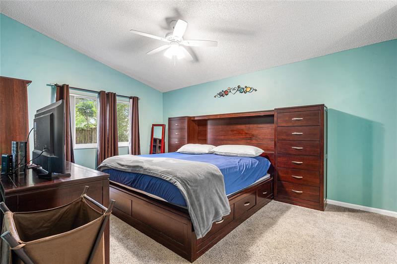 Image 23 of 36 For 1443 Banyan Cir