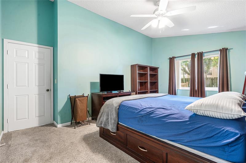Image 24 of 36 For 1443 Banyan Cir