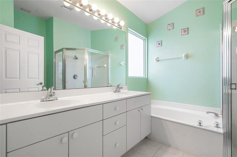 Image 26 of 36 For 1443 Banyan Cir