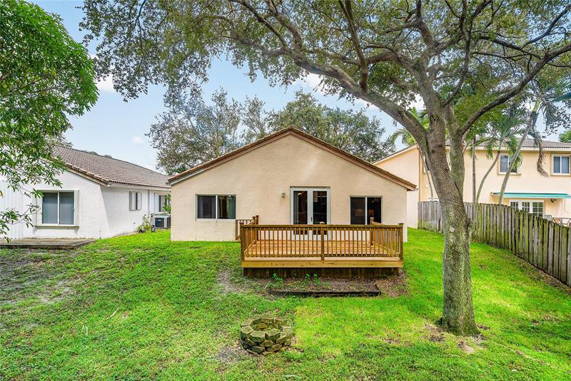 Image 32 of 36 For 1443 Banyan Cir