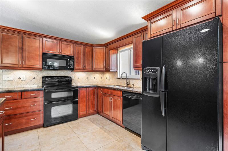 Image 6 of 36 For 1443 Banyan Cir
