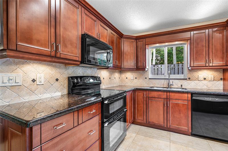 Image 7 of 36 For 1443 Banyan Cir