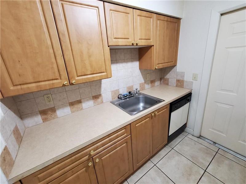 Image 4 of 23 For 2607 8th Ave  7