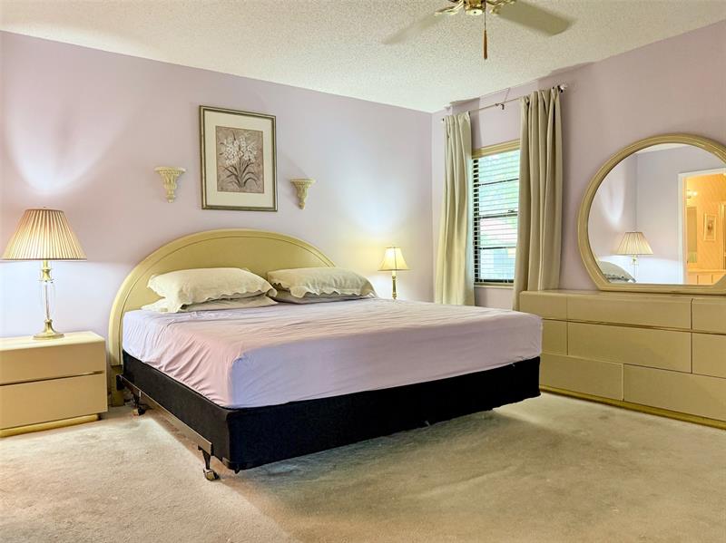 Image 21 of 36 For 10851 Palm Lake Ave  202