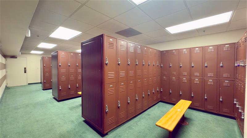 Image 36 of 57 For 9340 Lagoon Pl  403