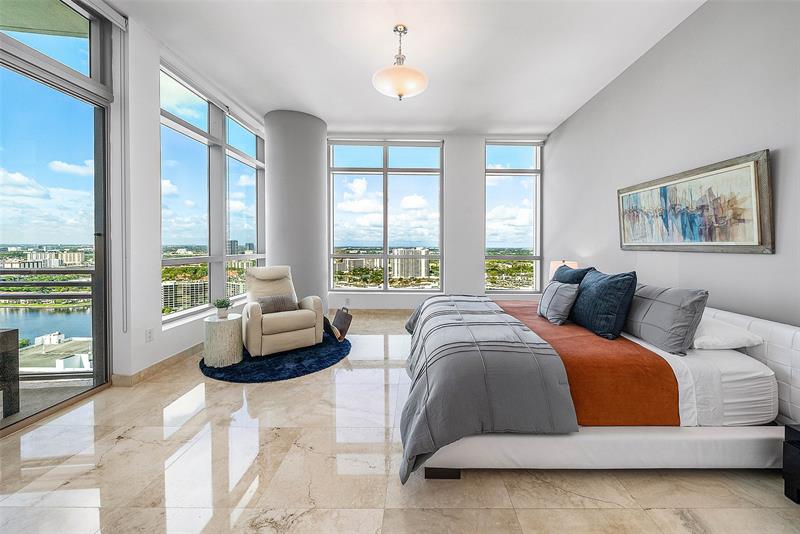 Image 18 of 45 For 3535 Ocean Dr  2605