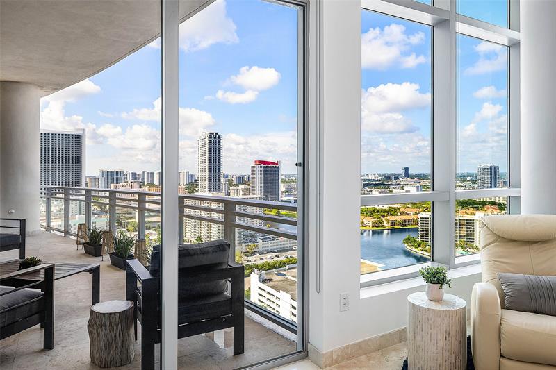 Image 20 of 45 For 3535 Ocean Dr  2605