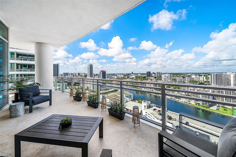 Image 21 of 45 For 3535 Ocean Dr  2605