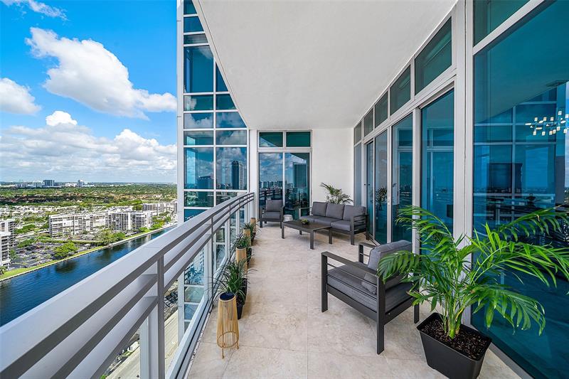 Image 23 of 45 For 3535 Ocean Dr  2605