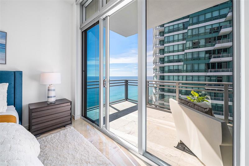 Image 31 of 45 For 3535 Ocean Dr  2605