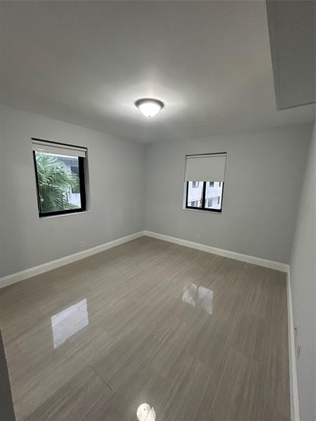 Image 12 of 19 For 918 15th Ave  3