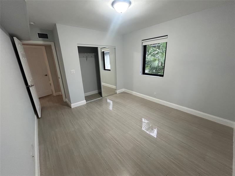 Image 13 of 19 For 918 15th Ave  3