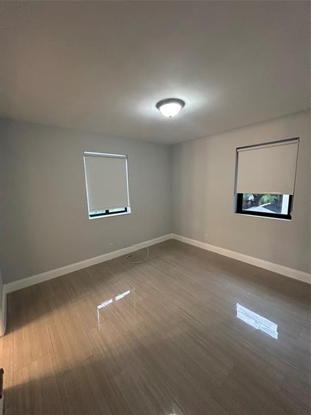Image 15 of 19 For 918 15th Ave  3