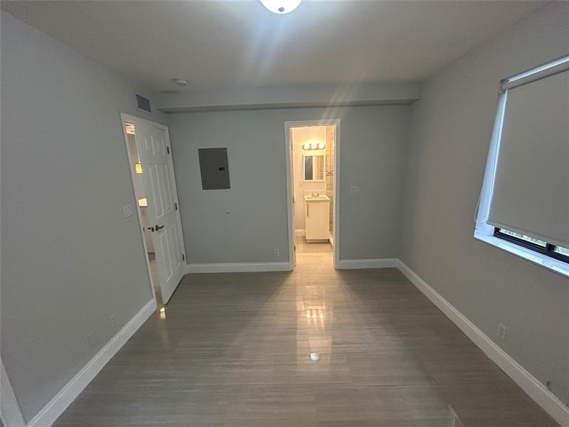 Image 17 of 19 For 918 15th Ave  3