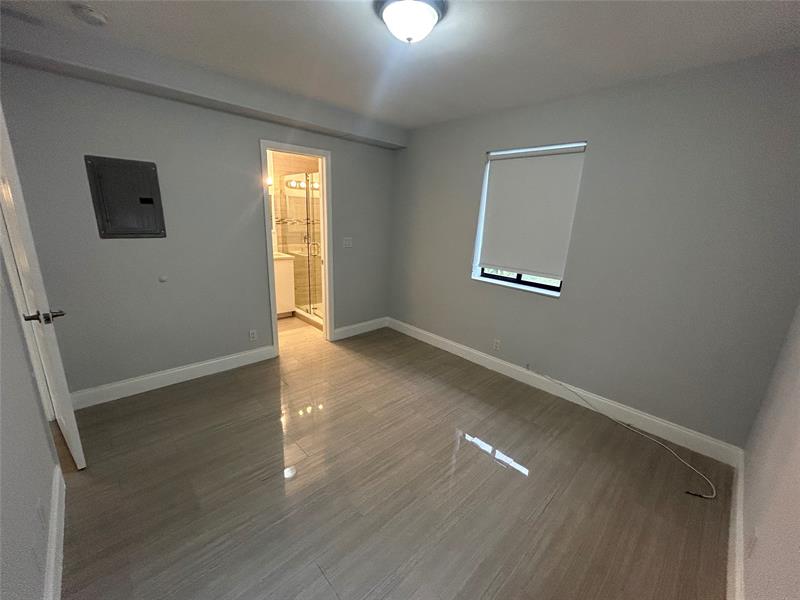 Image 18 of 19 For 918 15th Ave  3