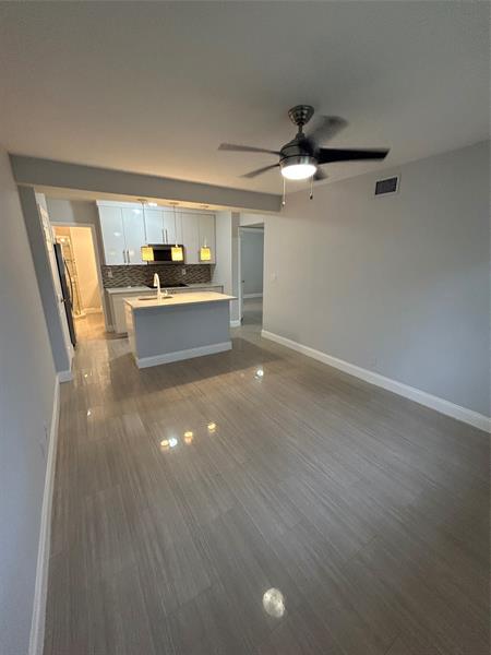 Image 4 of 19 For 918 15th Ave  3