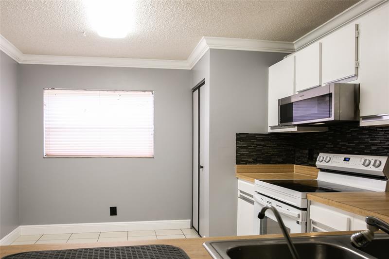 Image 5 of 24 For 4154 22nd St  4154