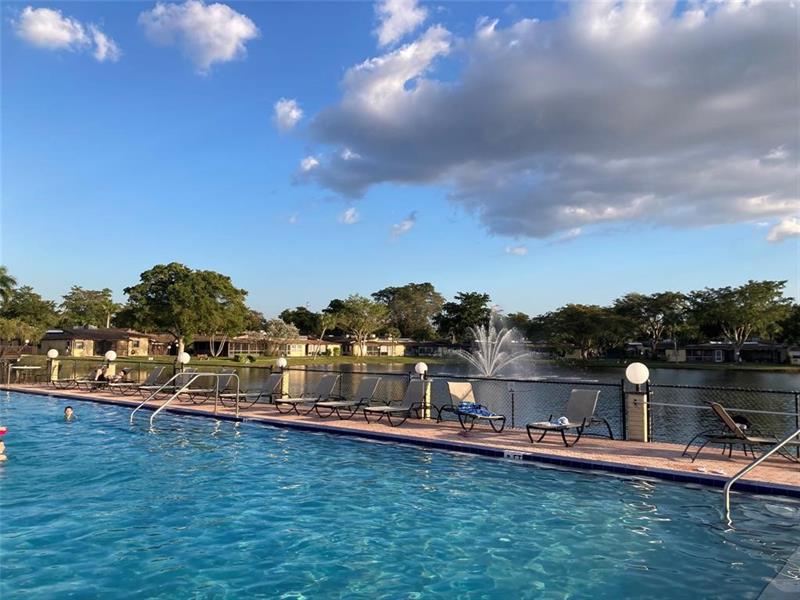 Image 16 of 18 For 324 Briarwood