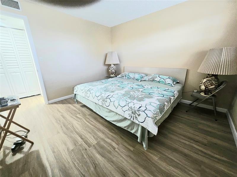 Image 7 of 12 For 5860 44th St  412