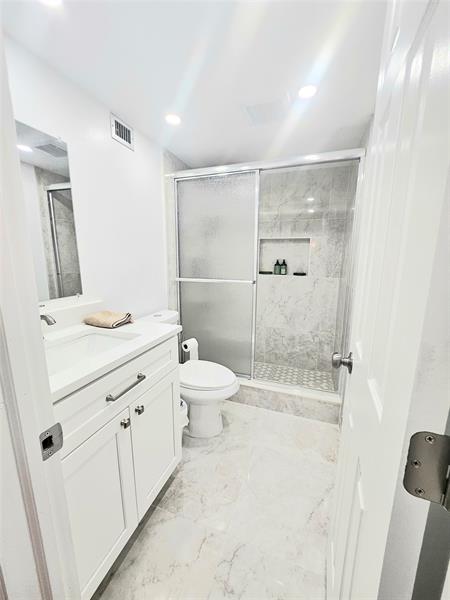 Image 8 of 12 For 5860 44th St  412