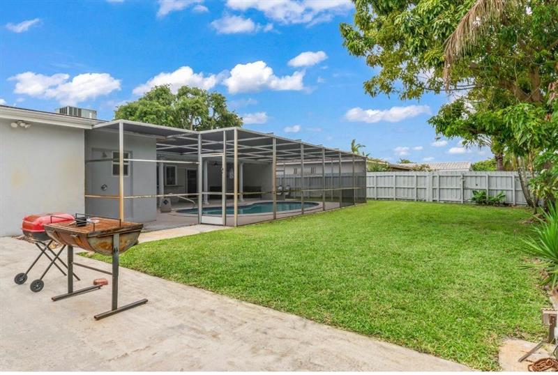 Image 13 of 13 For 4811 Hayes St