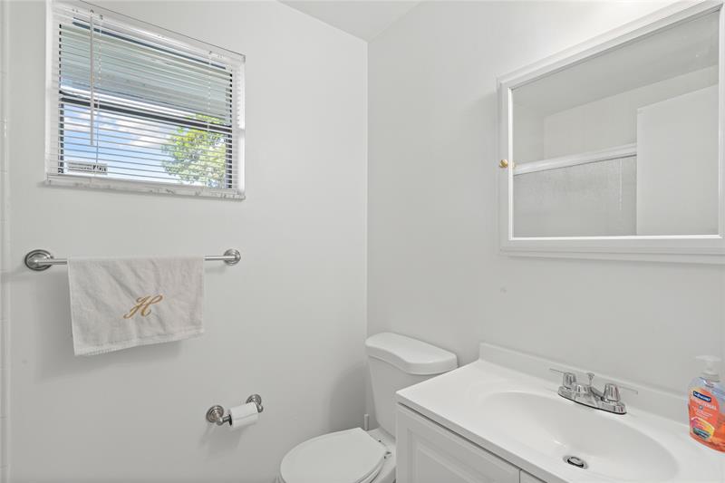 Image 10 of 20 For 331 36th Ave