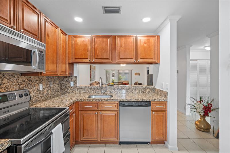 Image 7 of 20 For 331 36th Ave