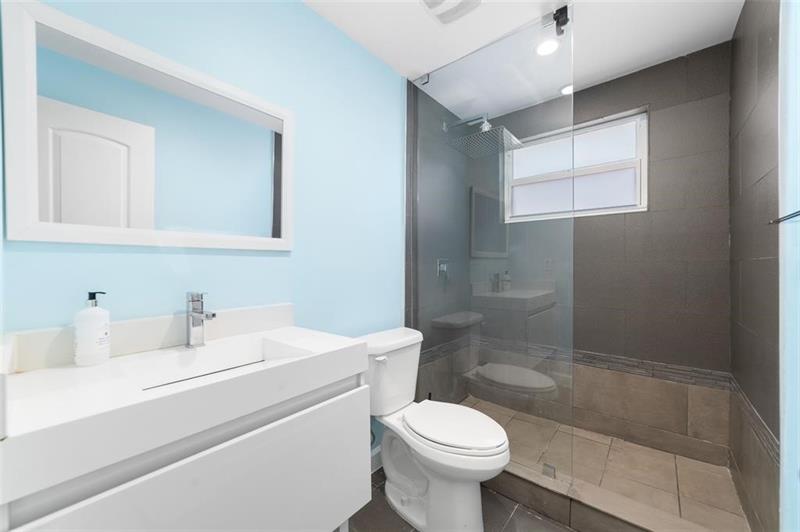 Image 4 of 8 For 2591 55th Ct  102