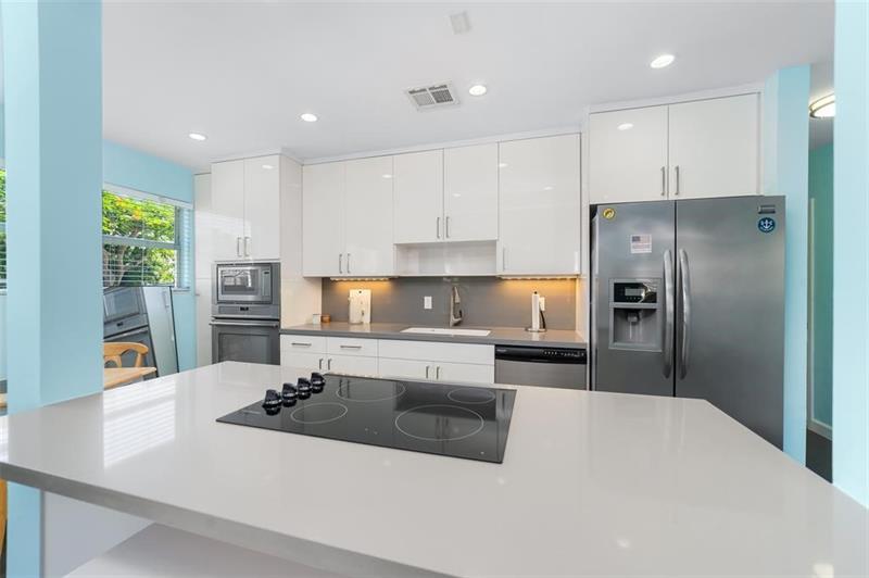 Image 7 of 8 For 2591 55th Ct  102