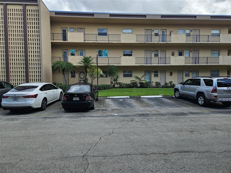 Details for 200 Ashbury Rd  301, Hollywood, FL 33024