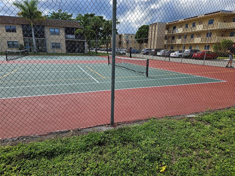 Image 24 of 40 For 200 Ashbury Rd  301