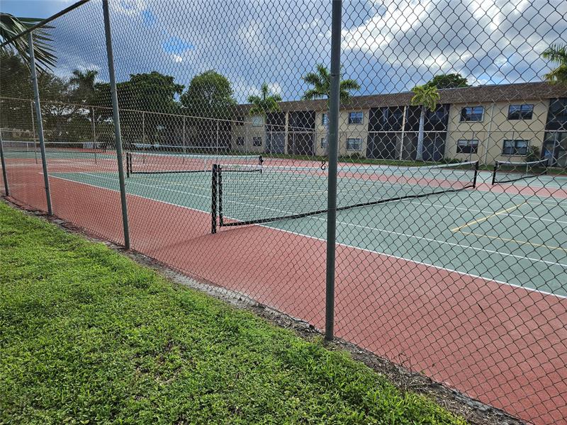 Image 25 of 40 For 200 Ashbury Rd  301