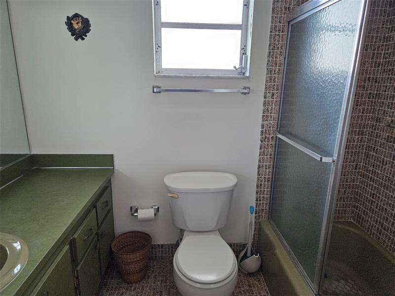 Image 30 of 40 For 200 Ashbury Rd  301