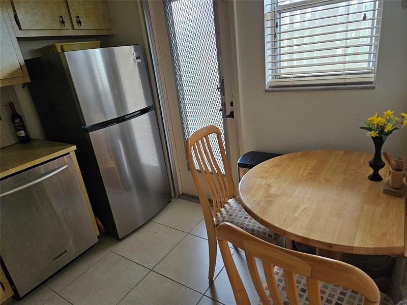 Image 31 of 40 For 200 Ashbury Rd  301