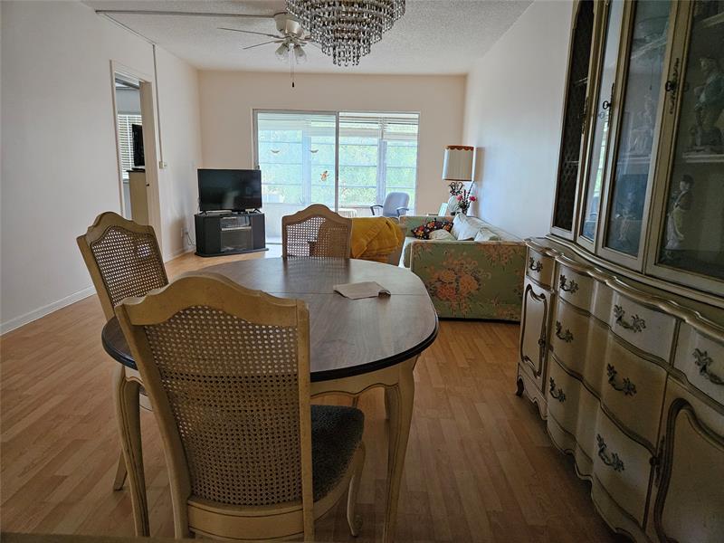 Image 8 of 40 For 200 Ashbury Rd  301