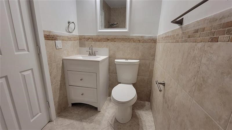 Image 17 of 31 For 266 42nd St  