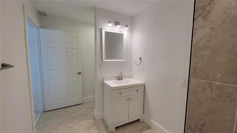 Image 22 of 31 For 266 42nd St  