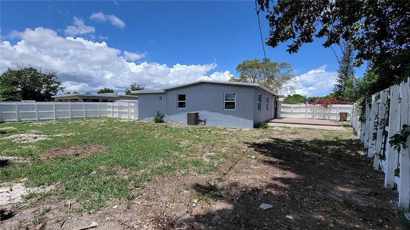 Image 27 of 31 For 266 42nd St  